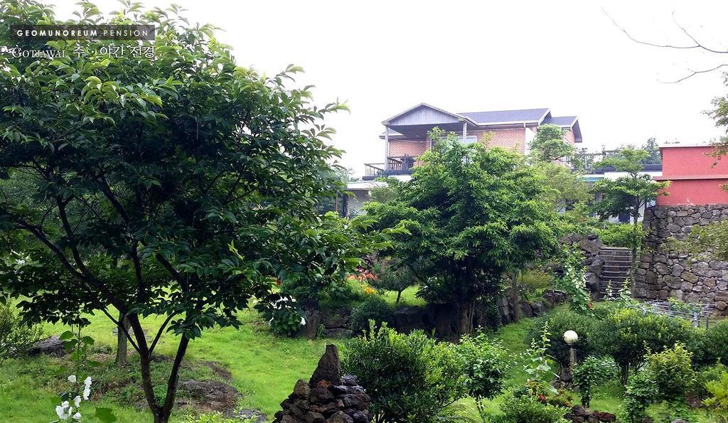 Gotjawal Geomunoreum Pension Jeju Exterior photo