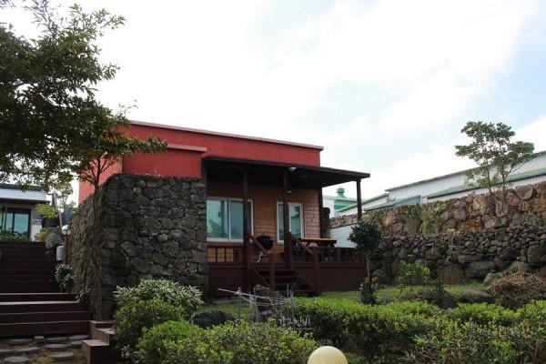 Gotjawal Geomunoreum Pension Jeju Exterior photo